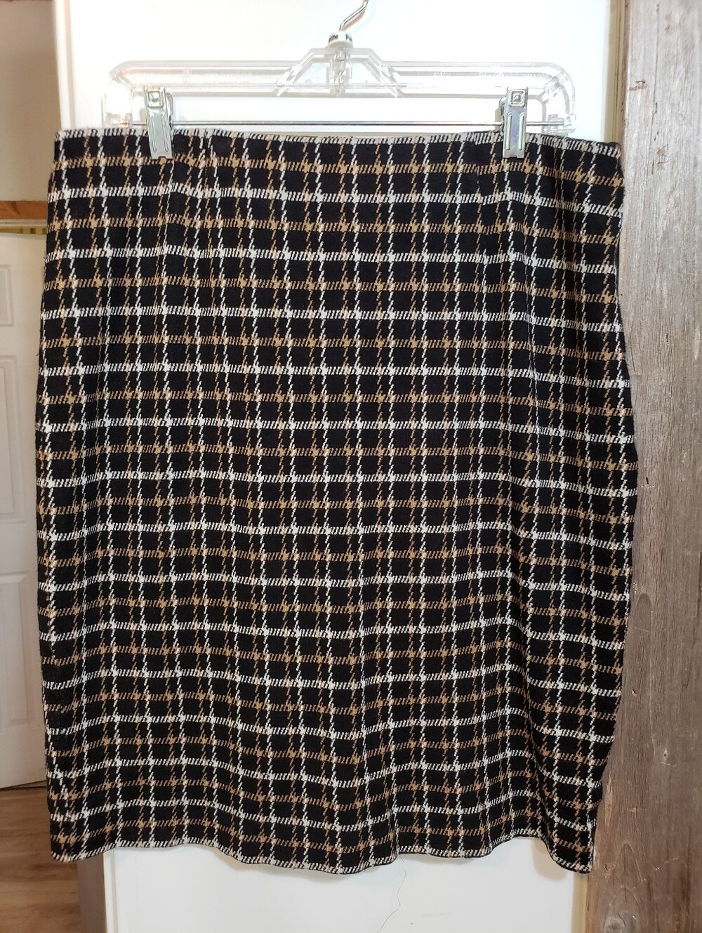 J.Jill Ponte Pencil Skirt Med Black Tan Plaid Knit